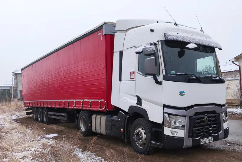 Тягач RENAULT 460 Volovo motor 2017y 400ming пробег 4 Тягач RENAULT 460 Volovo motor 2017y 400ming пробег 4