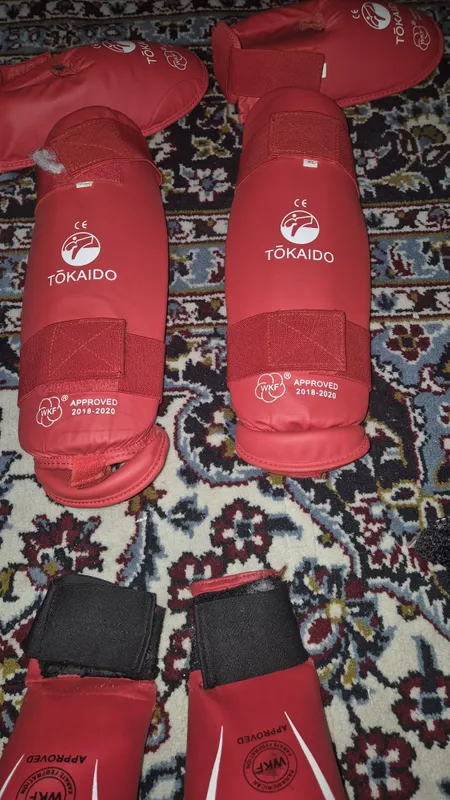 Продам фута и перчатки для карате