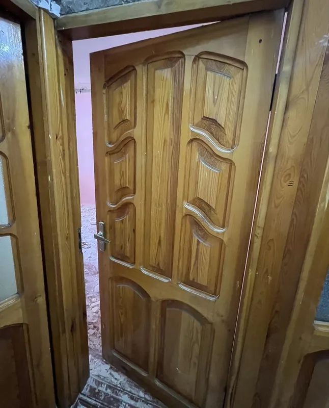 Yogoch eshik derazalar sotiladi b/u xolati yaxshi 5