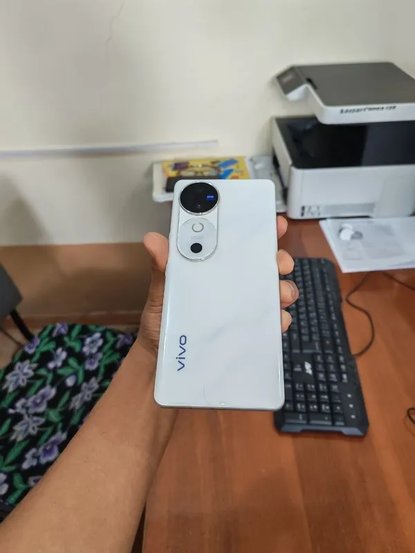 Vivo v40 5g white oq — фото 1