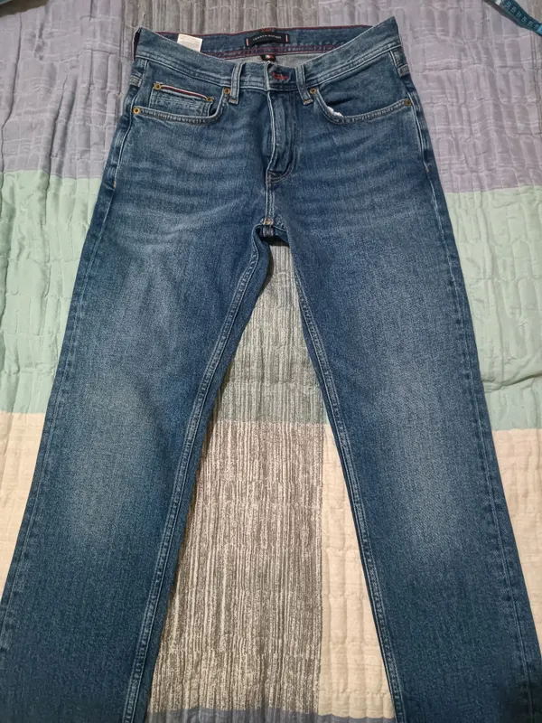 Tommy Hilfiger jinsi, 28-o‘lcham, 150 mingdan 1