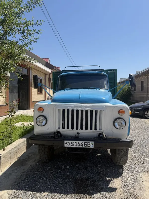 Gaz 53 sotiladi xolati alo darajada xech qanday ishi yuq ishlab turgan