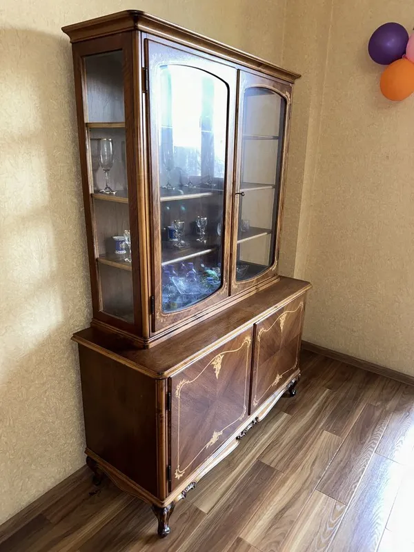 Продам румынскую горку(сервант) для гостинной — фото 2