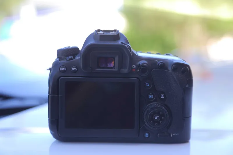 Canon 6d mark ii body 2 Canon 6d mark ii body 2