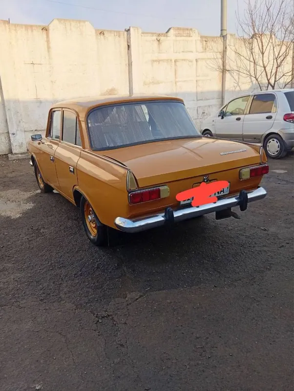 Автомобиль Москвич412