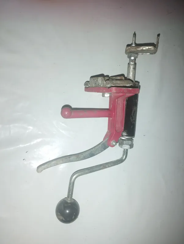 Plitkalarni kesish uchun asbob sotaman Plitkalarni kesish uchun asbob sotaman