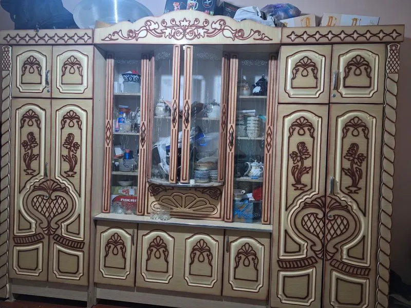 Stenka sotiladi yangi Dom sotiladi Stenka sotiladi yangi Dom sotiladi