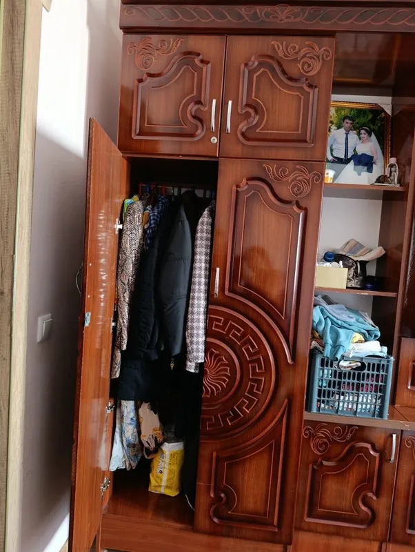 Продаётся классический мебельный шкаф с большой резьбой, в отличном состоянии, недорого!!! 4 Продаётся классический мебельный шкаф с большой резьбой, в отличном состоянии, недорого!!! 4