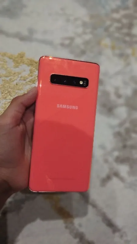 galaxay s10 xotira 128 gb ekran faqat singan — фото 2