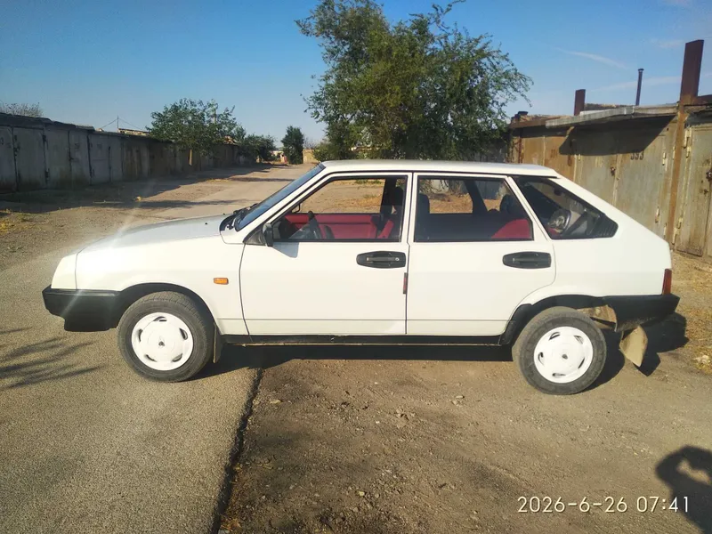Автомобиль ваз 2109 1