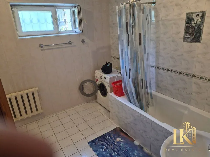 Продаётся 4-комнатная квартира, 151 м², 3/9, Мирабадский район — фото 7