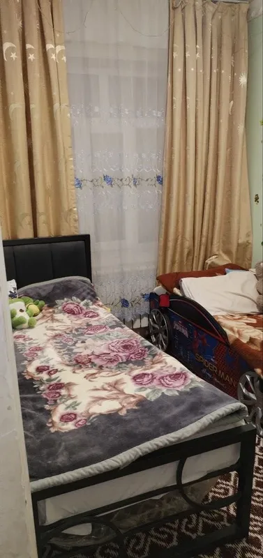 Yangiyo‘l markazida 4 xonaga qayta rejalashtirilgan 3 xonali shaxsiy kvartira 4 Yangiyo‘l markazida 4 xonaga qayta rejalashtirilgan 3 xonali shaxsiy kvartira 4