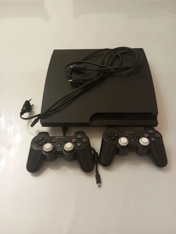 PS3, 2 джойстика, с 12 самыми крутыми играми PS3, 2 джойстика, с 12 самыми крутыми играми