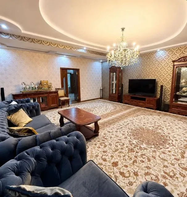 162 m² maydondagi 3 xonali kvartira sotiladi · ID 7326 5 162 m² maydondagi 3 xonali kvartira sotiladi · ID 7326 5