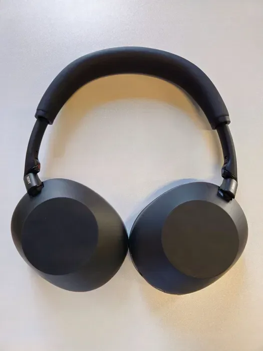 Sony WH-1000XM6 yaxshi holatda, 7 oy ishlatganman. — фото 3