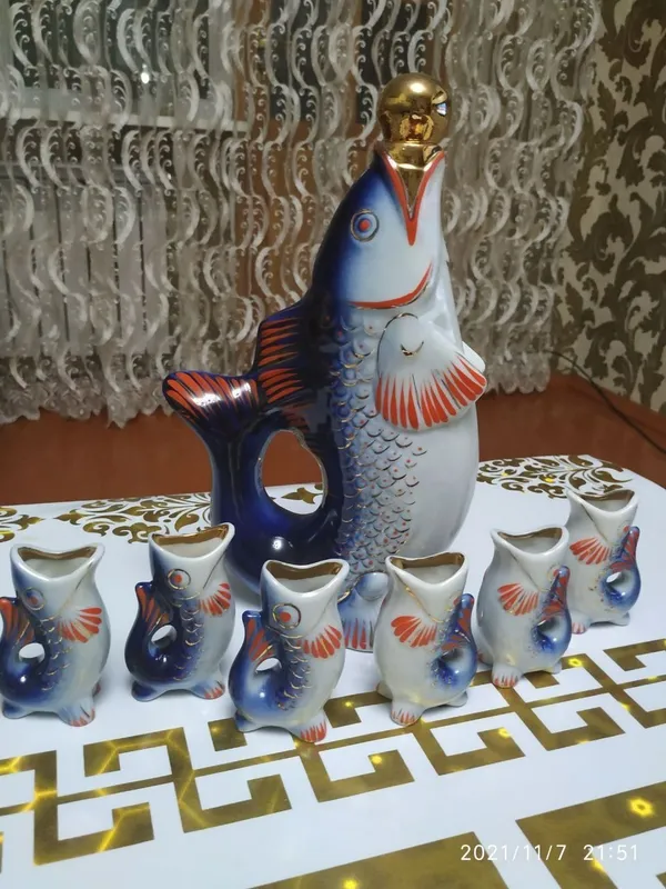 Ichimliklar uchun «Baliq» to‘plami: shtof va olti stopka, narxi 8 to‘plam, sovetcha 2