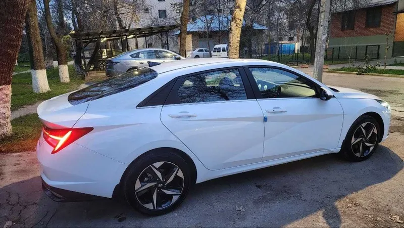 Hyundai Elantra. Белая ласточка с небольшим пробегом — фото 2 Hyundai Elantra. Белая ласточка с небольшим пробегом — фото 2