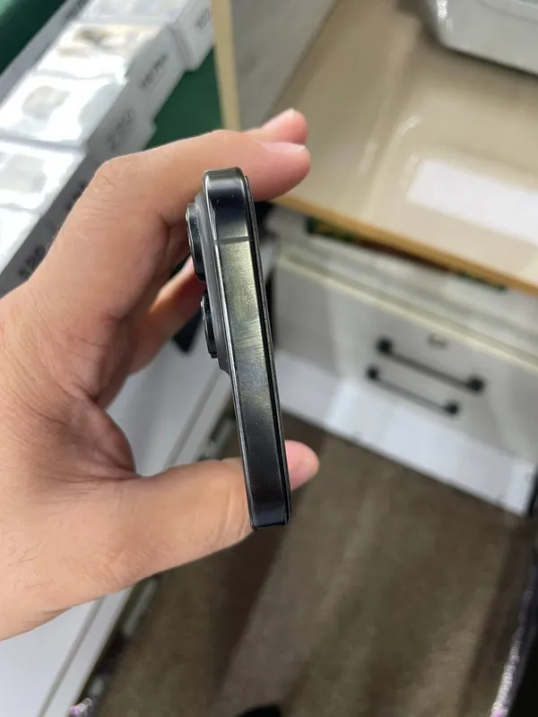 iPhone 16 Pro 6