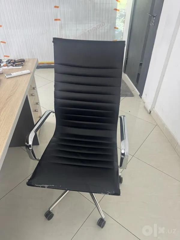Complect ofis mebel sotiladi 4 Complect ofis mebel sotiladi 4