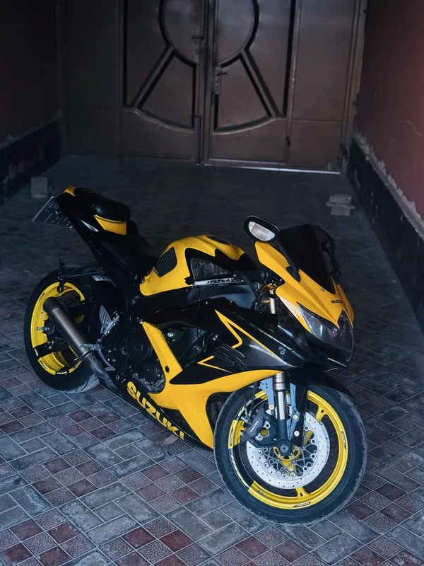 Suzuki Gsxr 600 K9 — фото 1