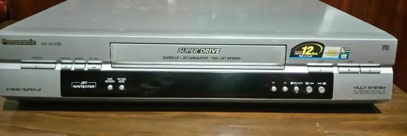 Продам видеомагнитофон Panasonic NV-SJ230