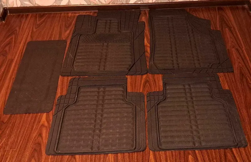 СРОЧНО Продам 3D Универсальный Полик Для Автомобиля Состояние Новый!!! СРОЧНО Продам 3D Универсальный Полик Для Автомобиля Состояние Новый!!!