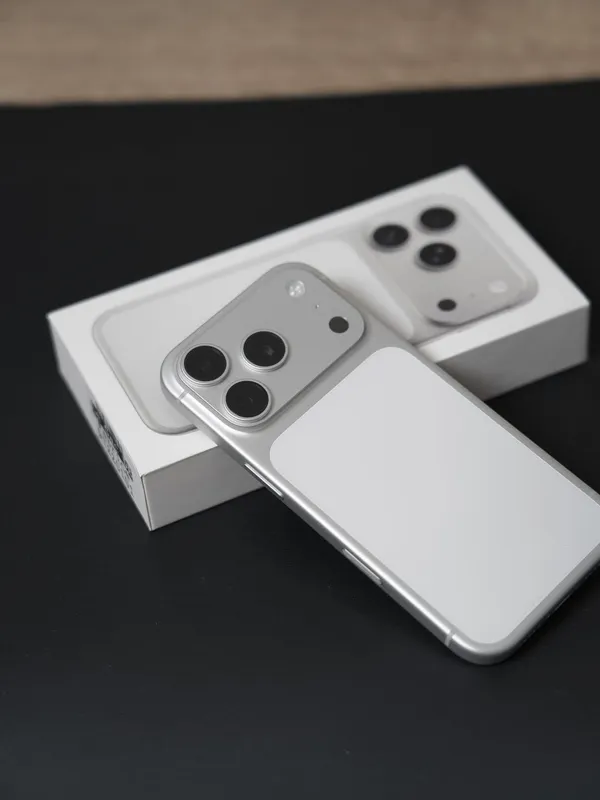 iPhone 17 Pro Max Silver 256gb — фото 1