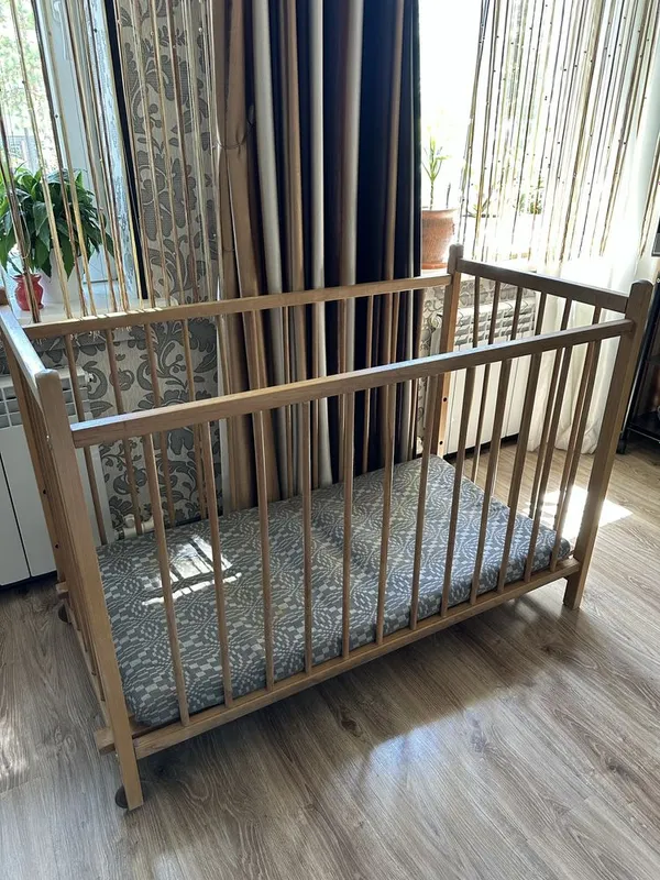 Продам детскую кроватку 1 Продам детскую кроватку 1