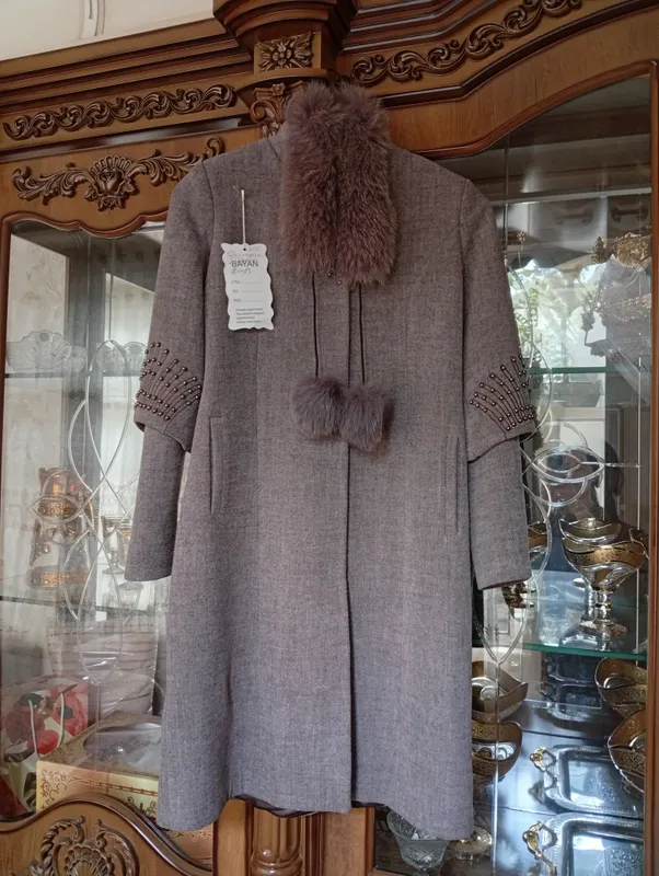 ayollar qishki paltos sotilad kiylmagan yangi 2