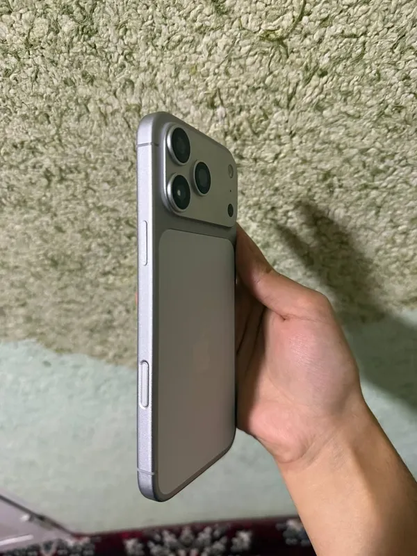 iPhone 17 Pro Max Silver, 1 ТБ, люксовая копия 2 iPhone 17 Pro Max Silver, 1 ТБ, люксовая копия 2
