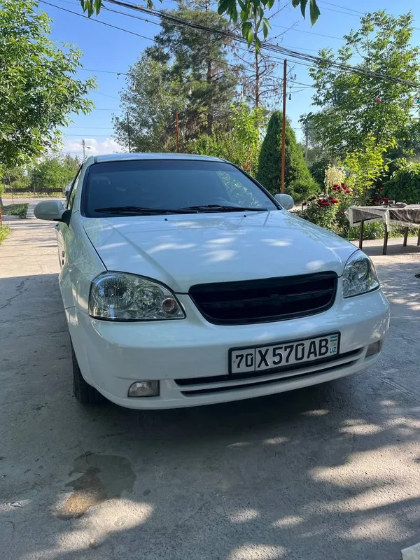 Lasetti 1.8 sotiladi 2011 yili