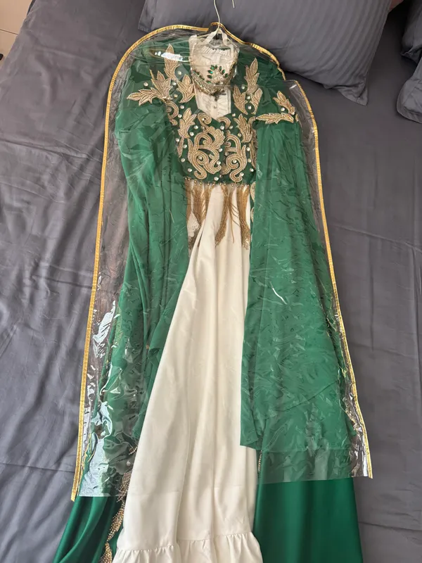 Ansanbil tilla qosh bilan birga