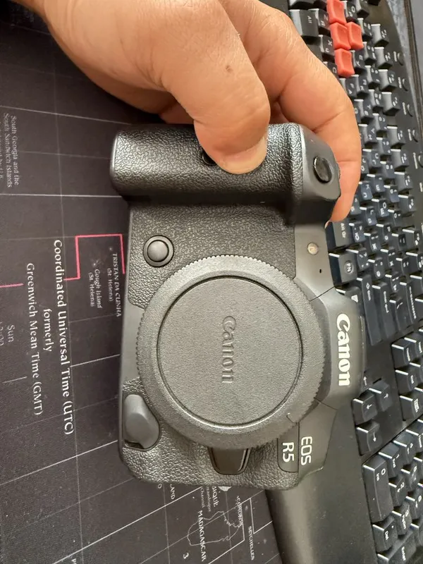 Canon R5 sotiladi idiyal 4 Canon R5 sotiladi idiyal 4
