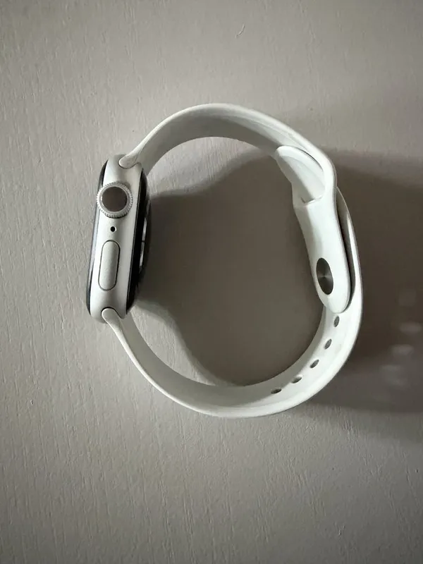 Apple Watch 5, 40мм 3 Apple Watch 5, 40мм 3