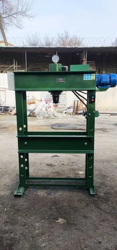 Gidravlik press OKS 1671M xizmati Gidravlik press OKS 1671M xizmati