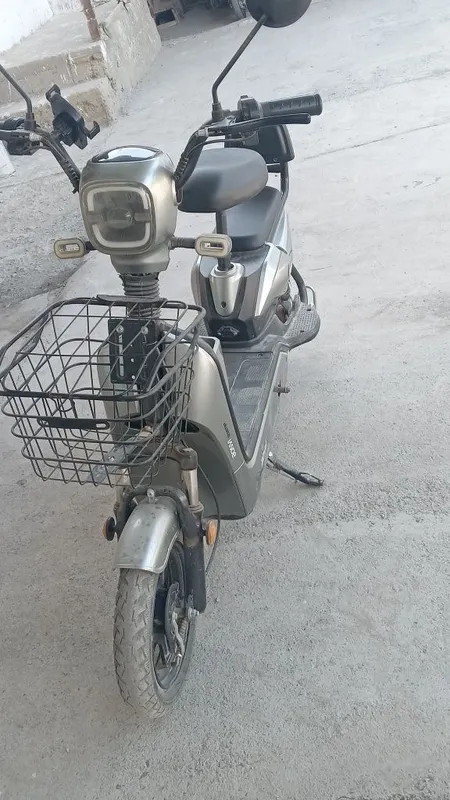 Skuter sotiladi