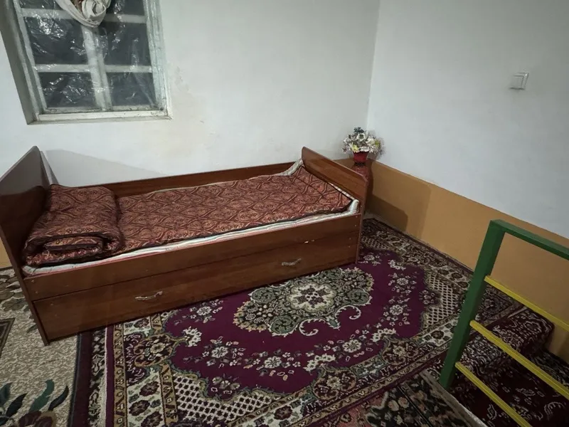 Ijaraga beriladi adress 5 maktab makarenka oldida ko'cha bog' 12 xona 3