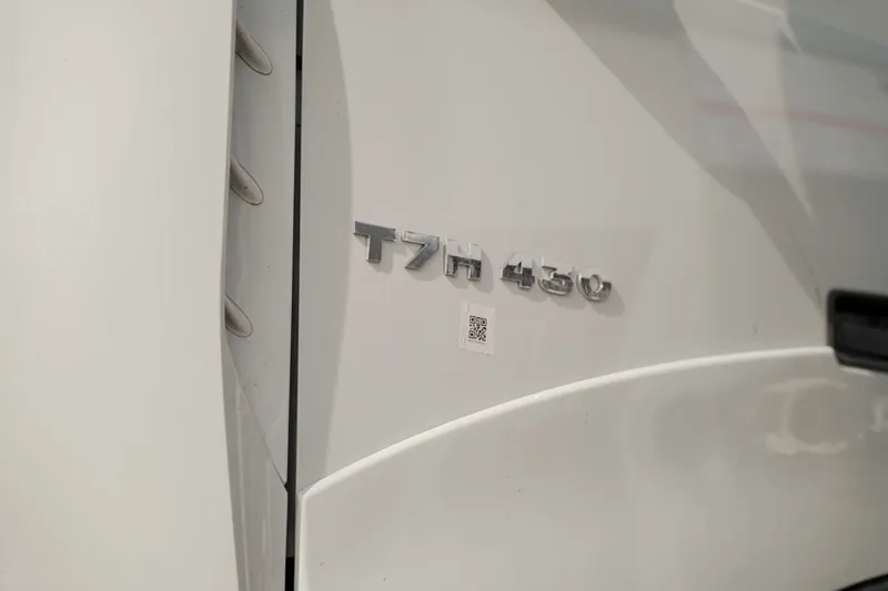 Howo - T7H 6×4 CNG 7 Howo - T7H 6×4 CNG 7