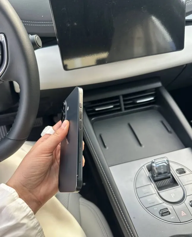 iPhone 16, чёрный, память 128 ГБ 4