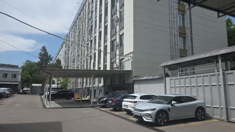 Сдается помещения в отдельно стоящем здания на Максим Горького SH83 1