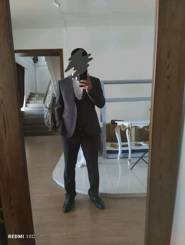 kiyov kastyum shim oq koylak oyoq kiyim sotiladi