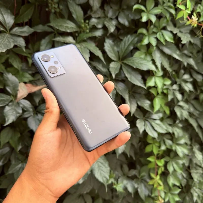 Realme Q5 Pro flagman
