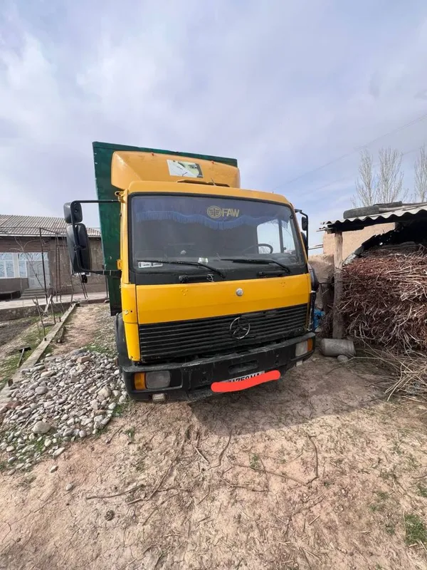 Mercedec benz 817 D Mercedec benz 817 D