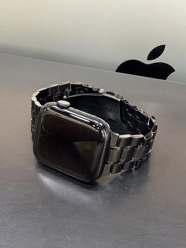 Apple watch Seria 8 45mm qora