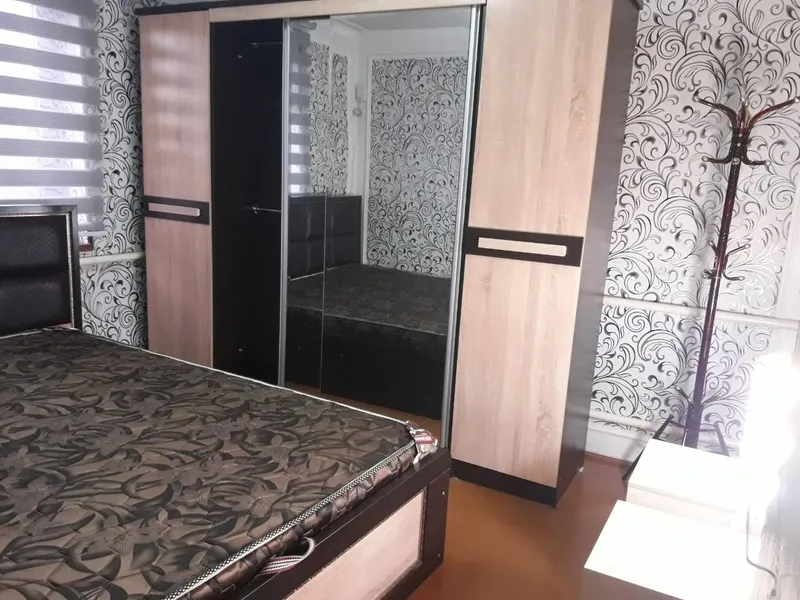 Продаётся 2-х комнатная квартира с мебелью, техникой и гаражом! — фото 1