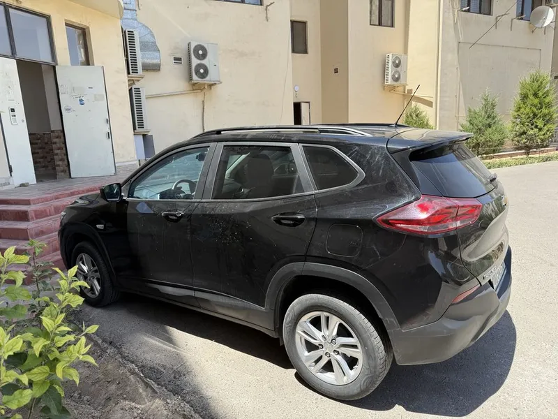 Tracker 2 Ls 2025 qora 5