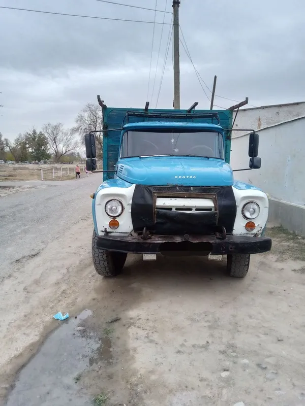 Zil 130 sotiladi