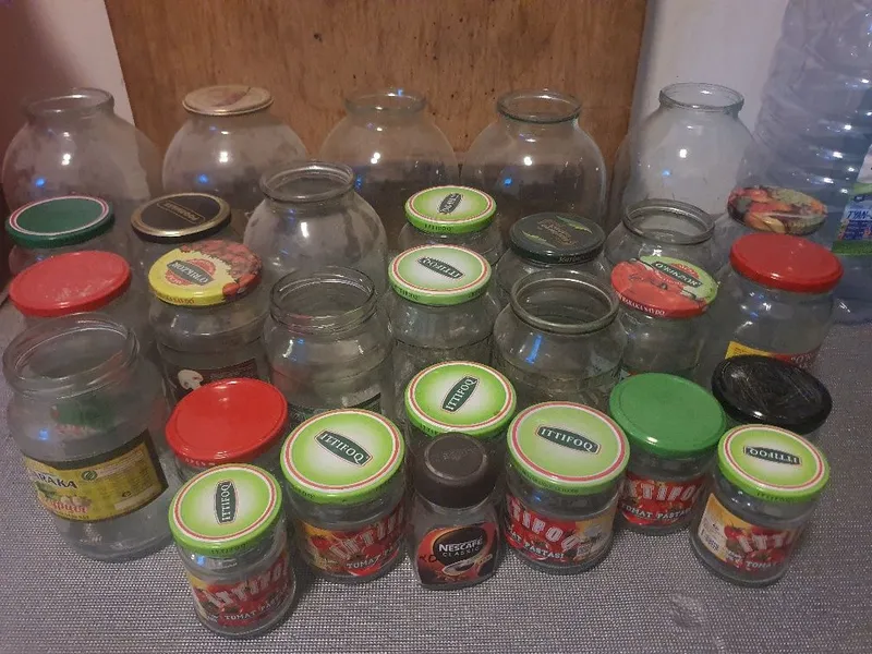 3 litrlik, 2 litrlik, 1 litrlik va 0,5 litrlik bankalar