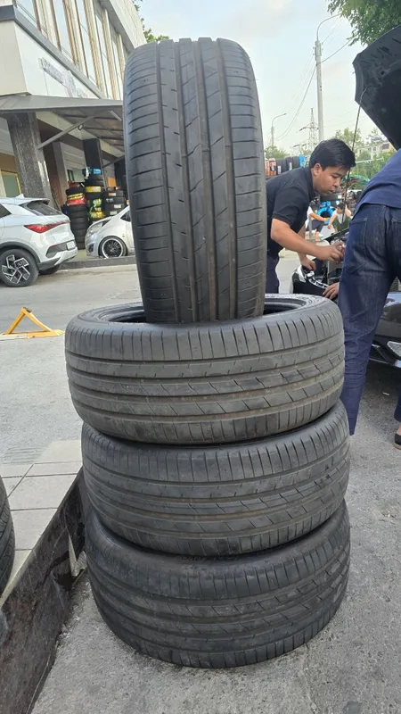 245/45/R19 HANKOOK ion evo 1