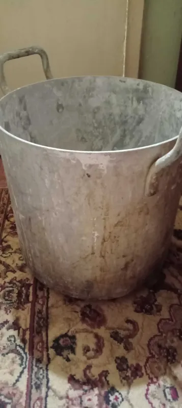 Кастрюля большая,